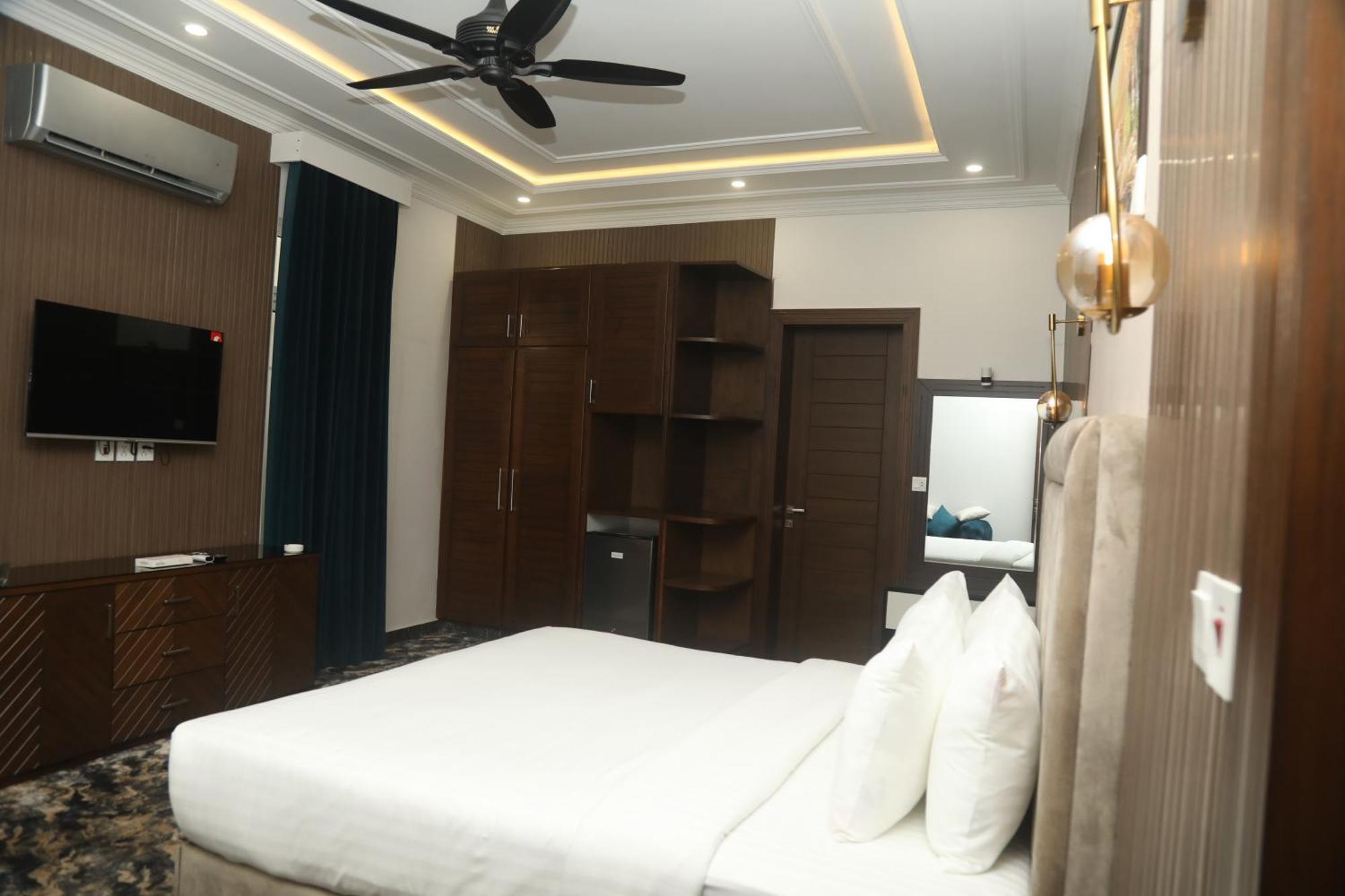 Swarg Hotel Sahiwal Εξωτερικό φωτογραφία