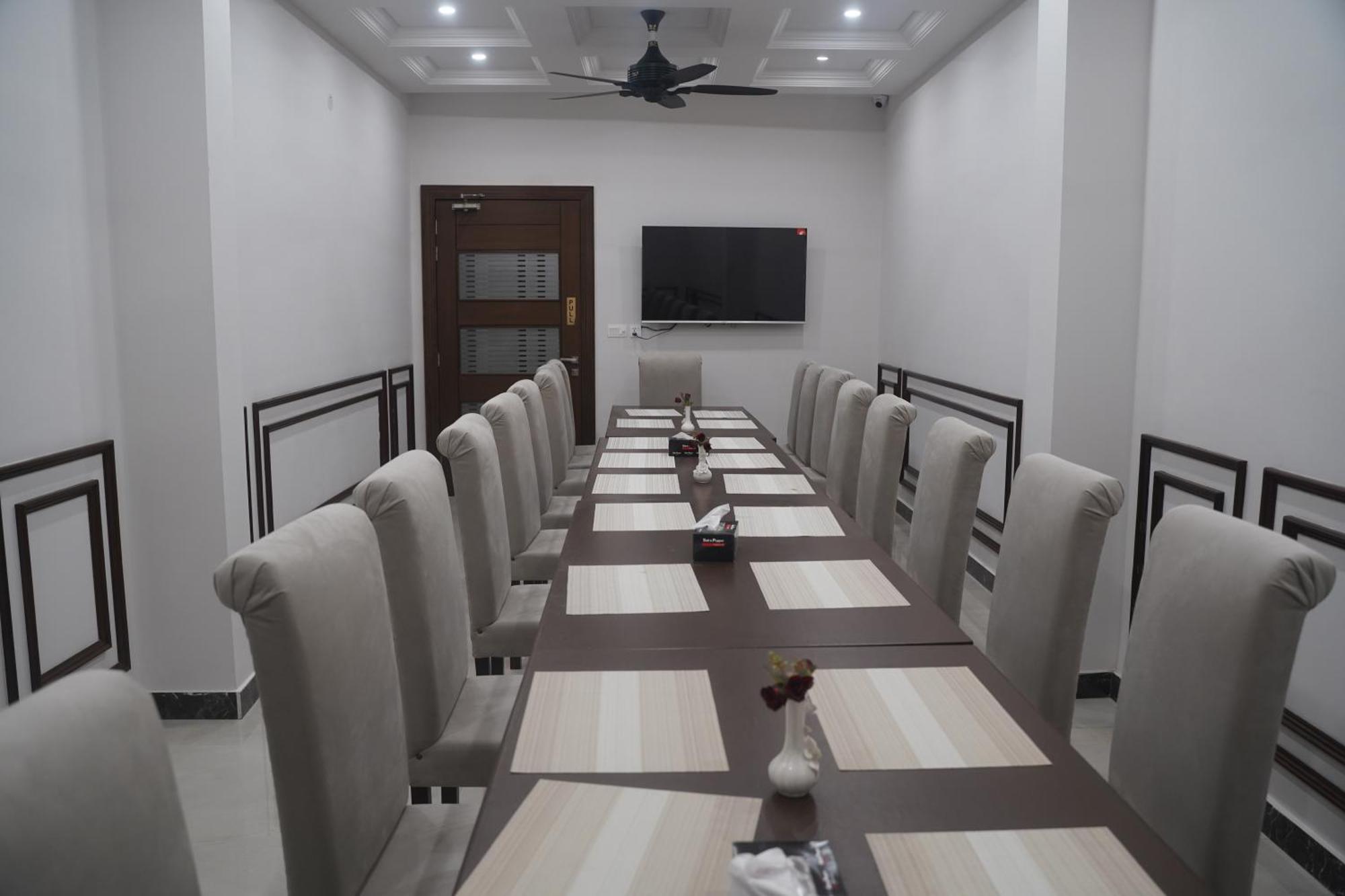 Swarg Hotel Sahiwal Εξωτερικό φωτογραφία